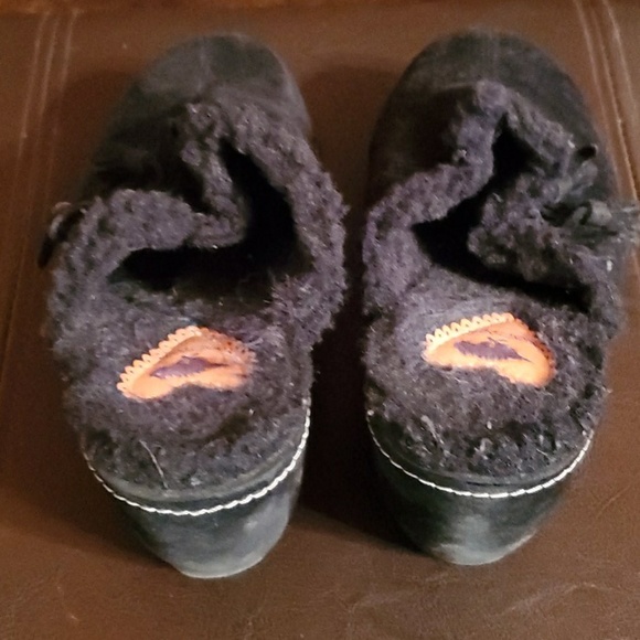 Black fuzzy wedge clogs - Picture 2 of 3